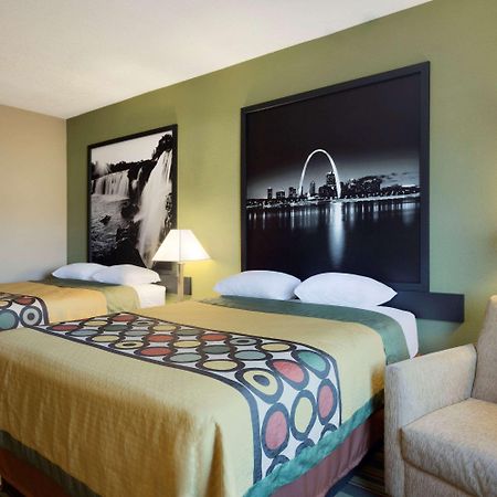 Super 8 By Wyndham Lees Summit Motel Lee's Summit Bagian luar foto