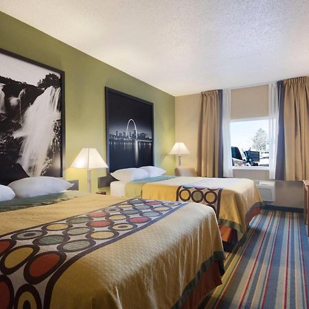 Super 8 By Wyndham Lees Summit Motel Lee's Summit Bagian luar foto
