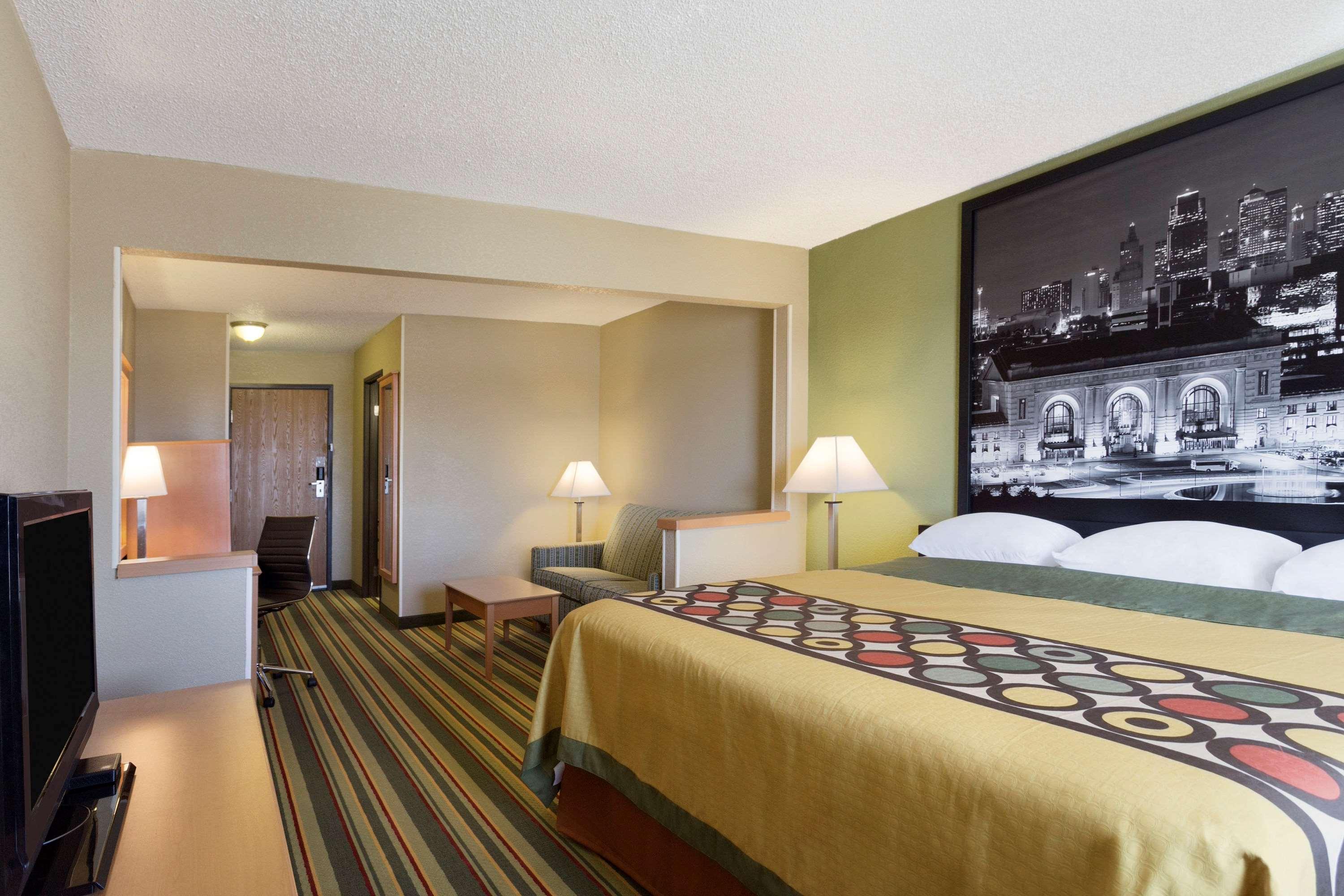 Super 8 By Wyndham Lees Summit Motel Lee's Summit Bagian luar foto