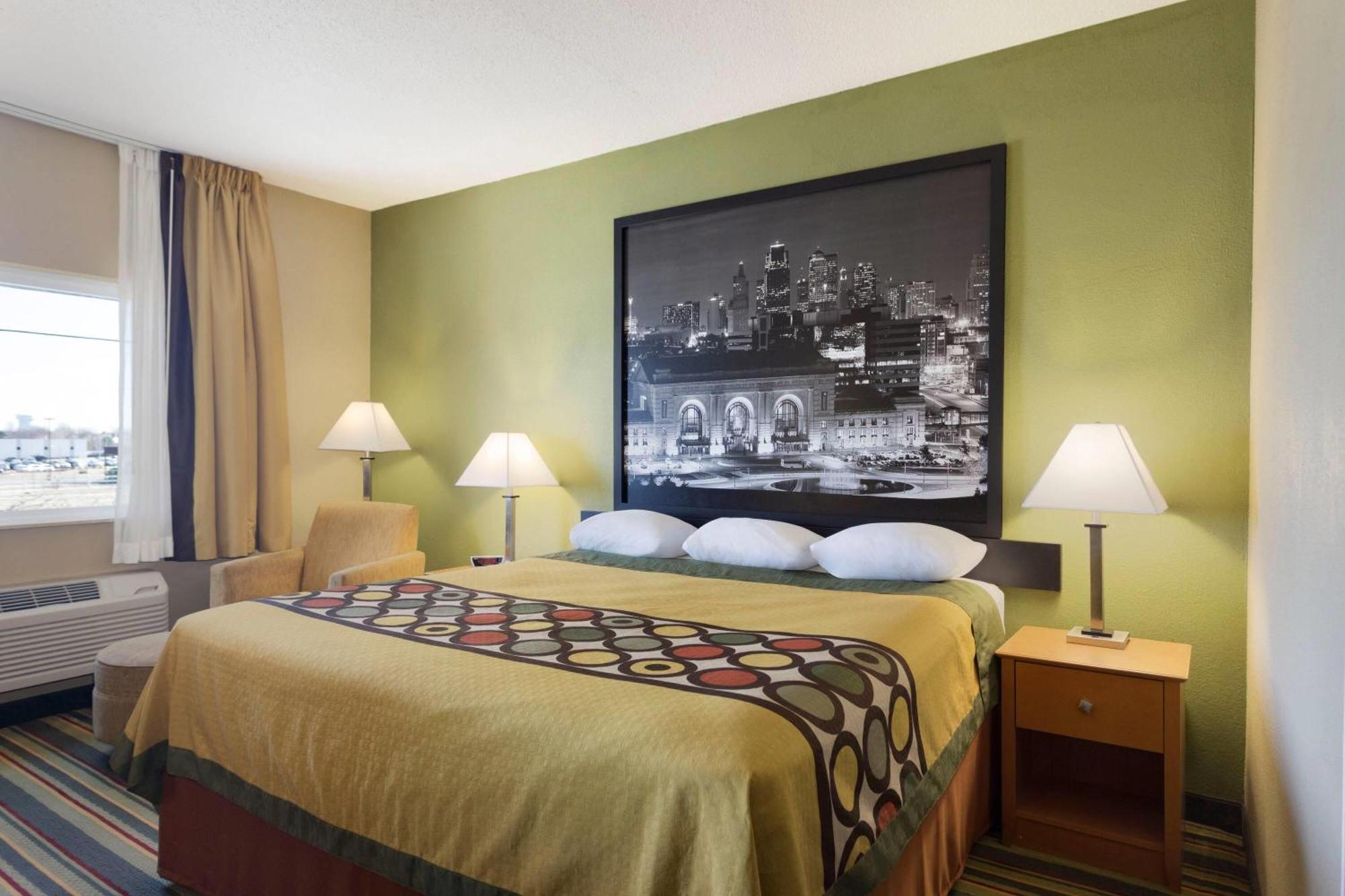 Super 8 By Wyndham Lees Summit Motel Lee's Summit Bagian luar foto
