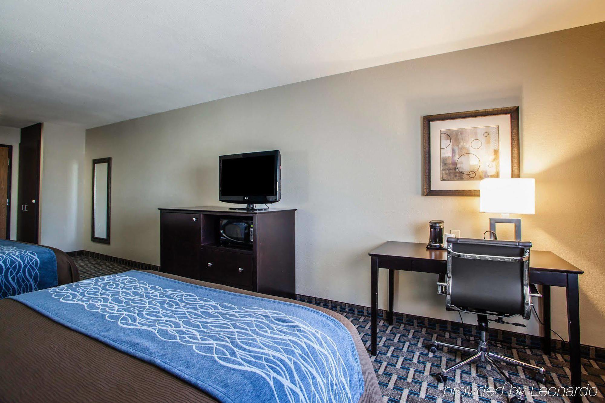 Super 8 By Wyndham Lees Summit Motel Lee's Summit Bagian luar foto